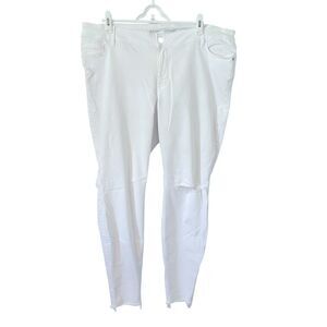 Old Navy Rick Star Mid-Rise White Distressed Tummy Control Jeans, Size 20‎